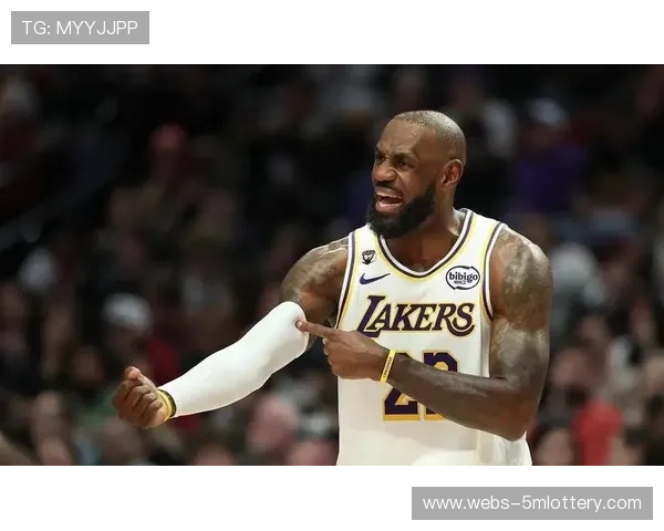 詹姆斯目睹骑士致敬视频泪目，返乡之战情绪复杂