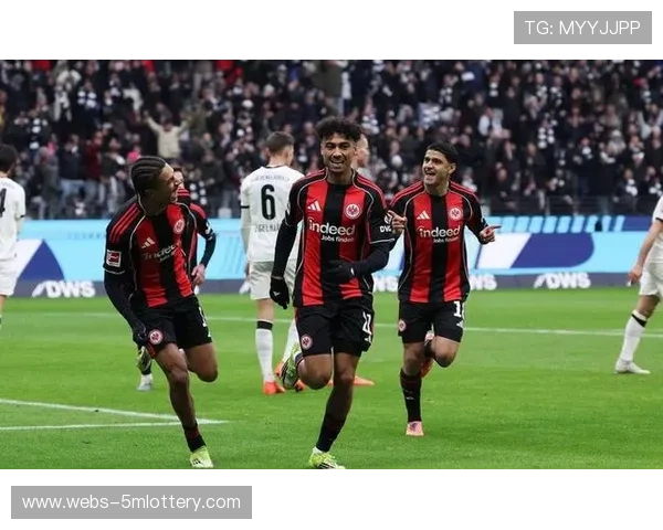 法兰克福3-0门兴,克瑙夫、阿迈穆尼-埃奇古亚布建功 法兰克福3-0门兴,克瑙夫、阿迈穆尼-埃奇古亚布建功